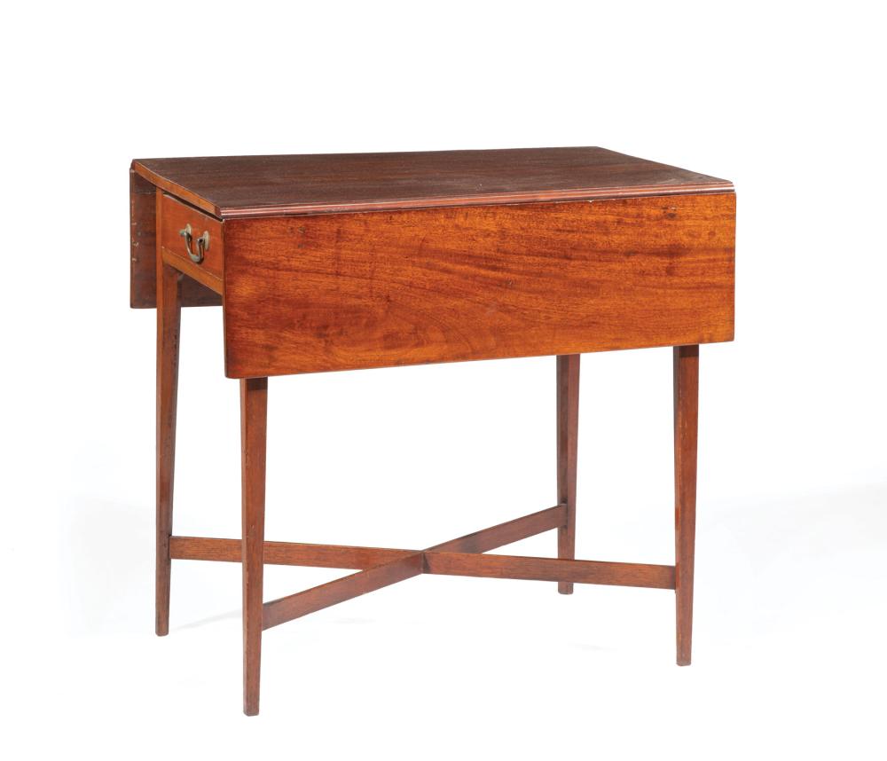 GEORGIAN MAHOGANY PEMBROKE TABLEGeorgian