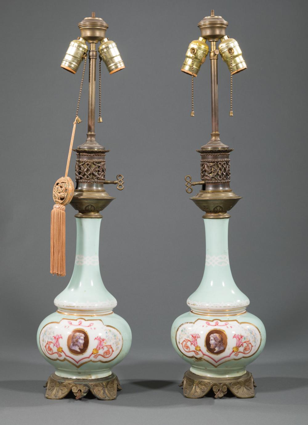 PAIR OF FRENCH PORCELAIN CARCEL 31a184