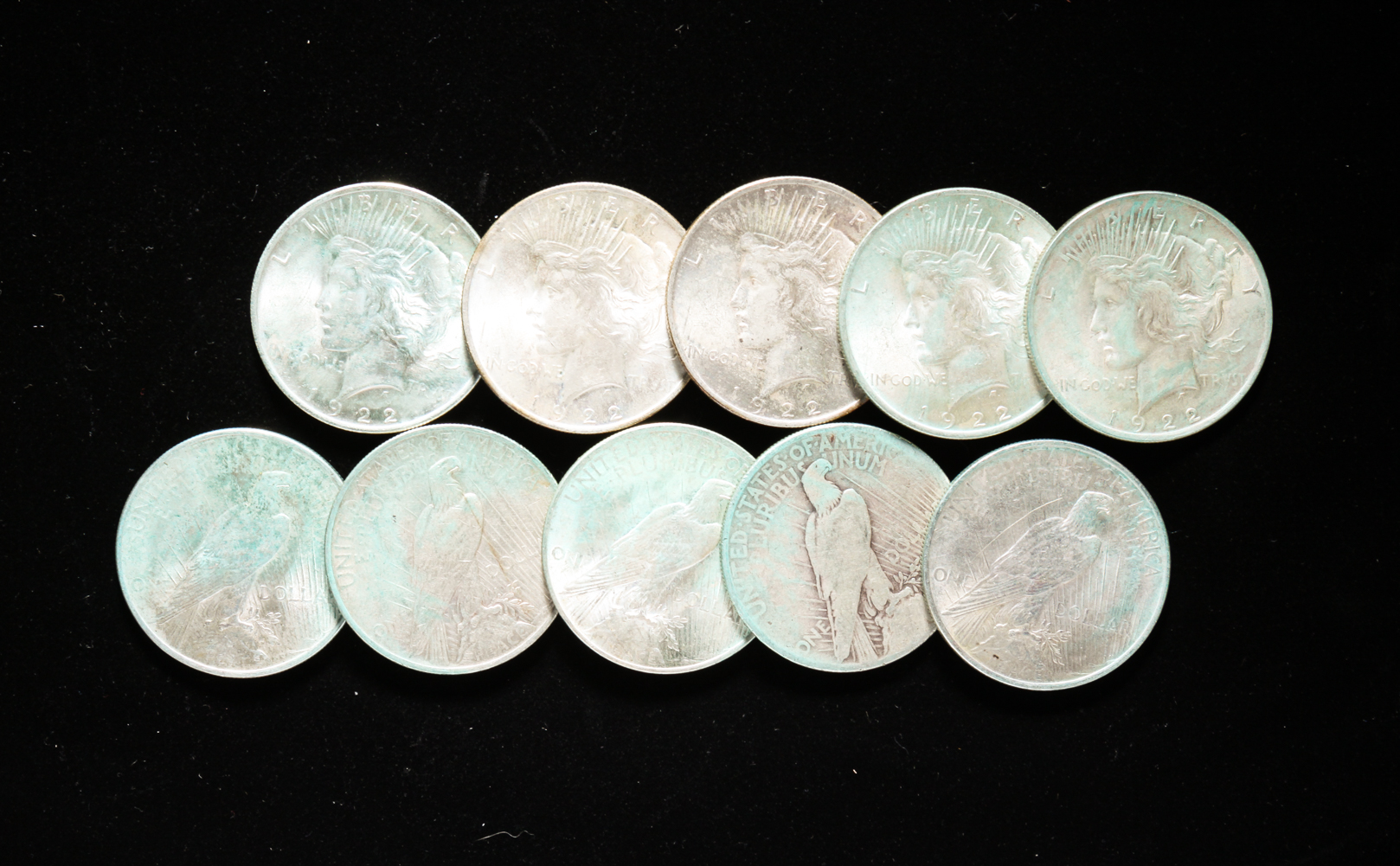 GROUP OF TEN 1922 SILVER PEACE