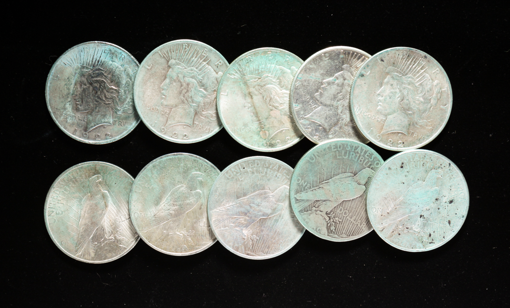 GROUP OF TEN 1922 SILVER PEACE