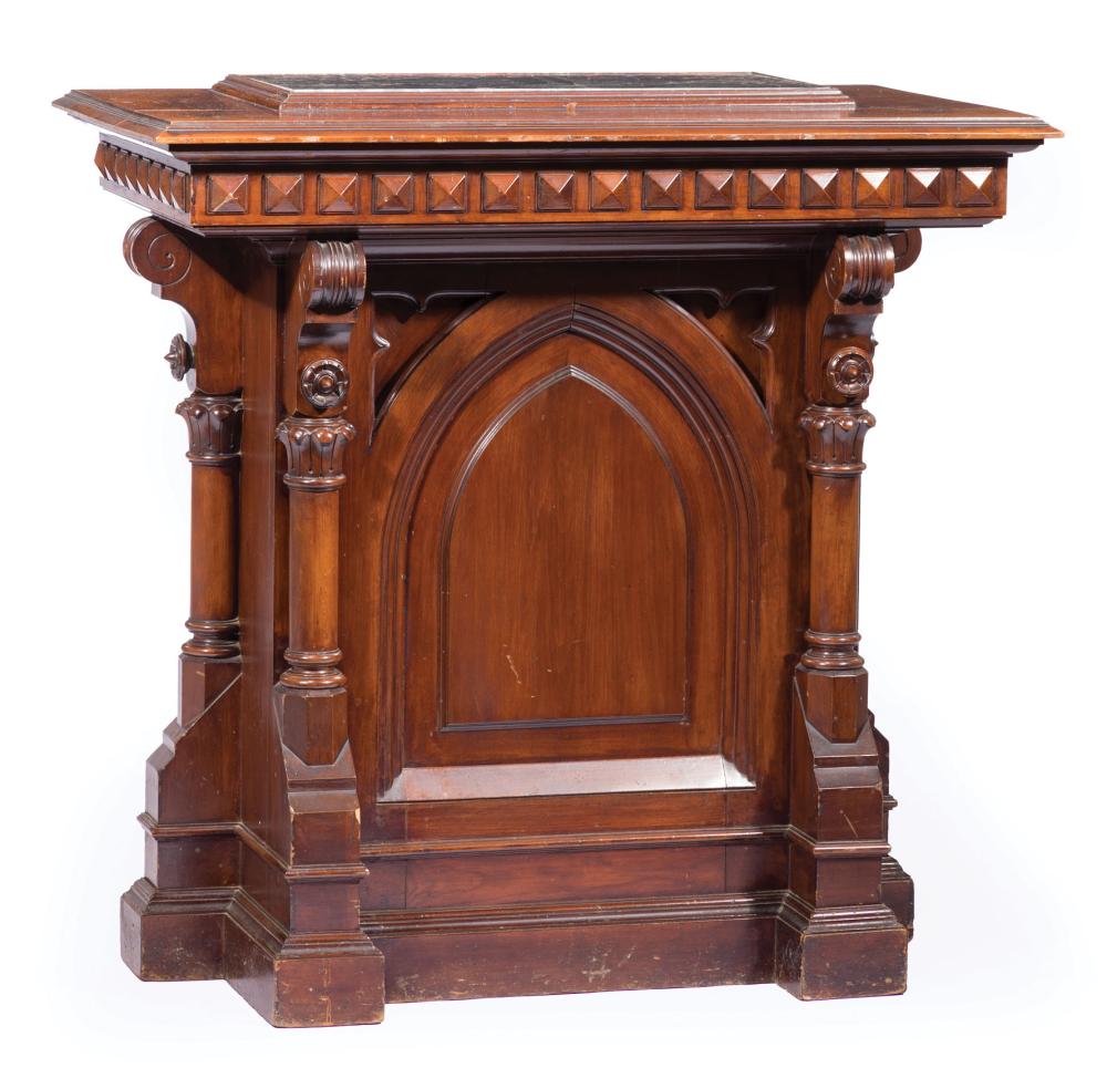 AMERICAN CARVED MAHOGANY MIXING TABLEAmerican