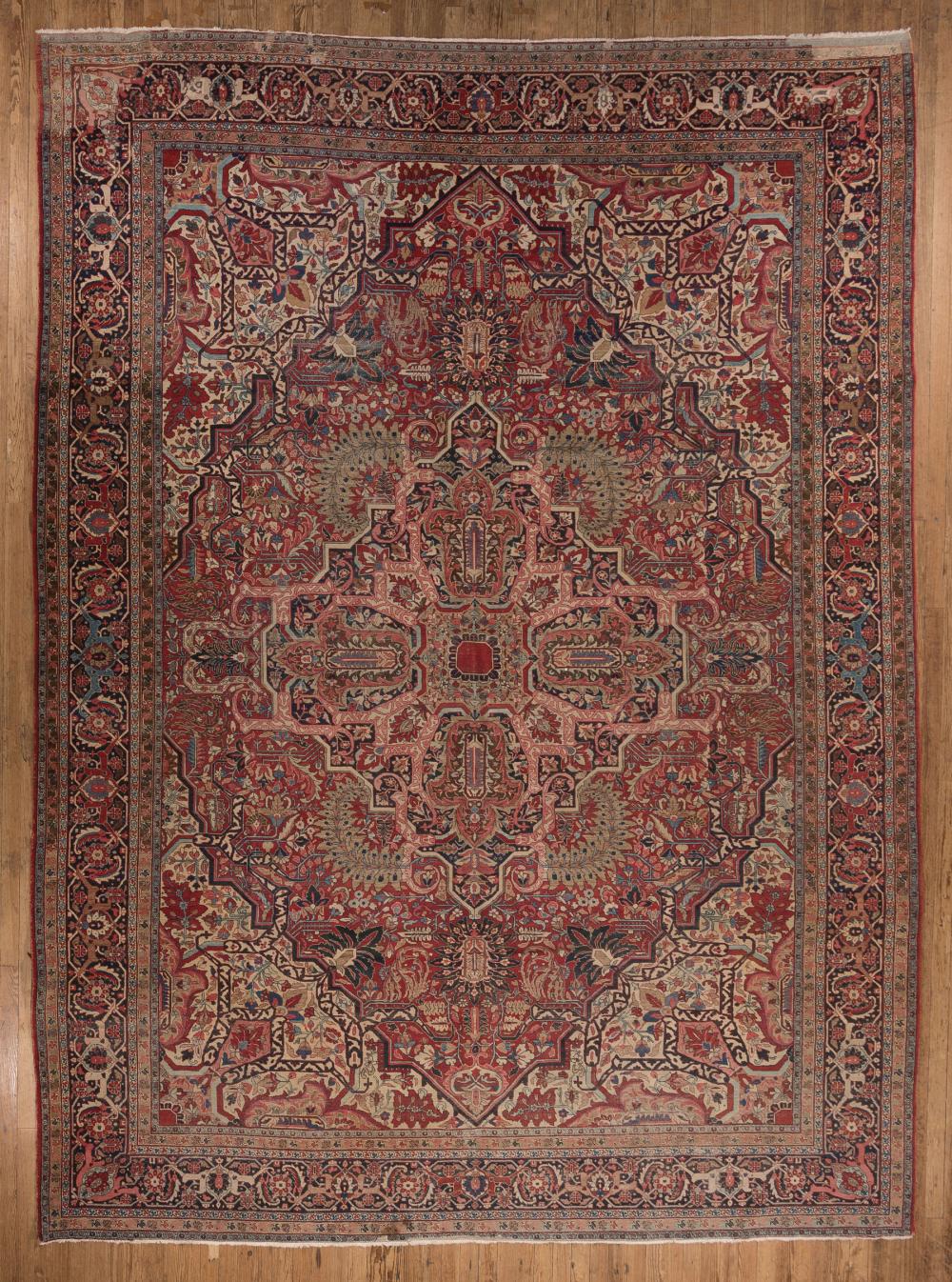 ANTIQUE SERAPI CARPETAntique Serapi 31a3a1