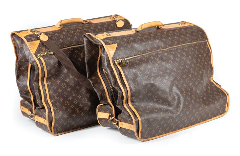 PAIR OF LOUIS VUITTON GARMENT BAGSPair 31a409