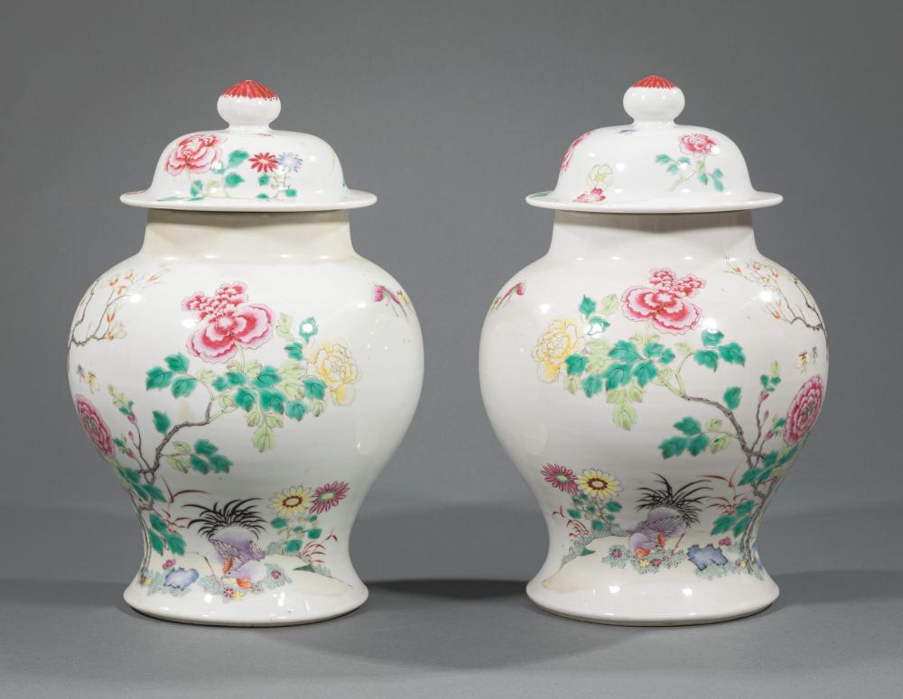 CHINESE FAMILLE ROSE PORCELAIN 31a40a
