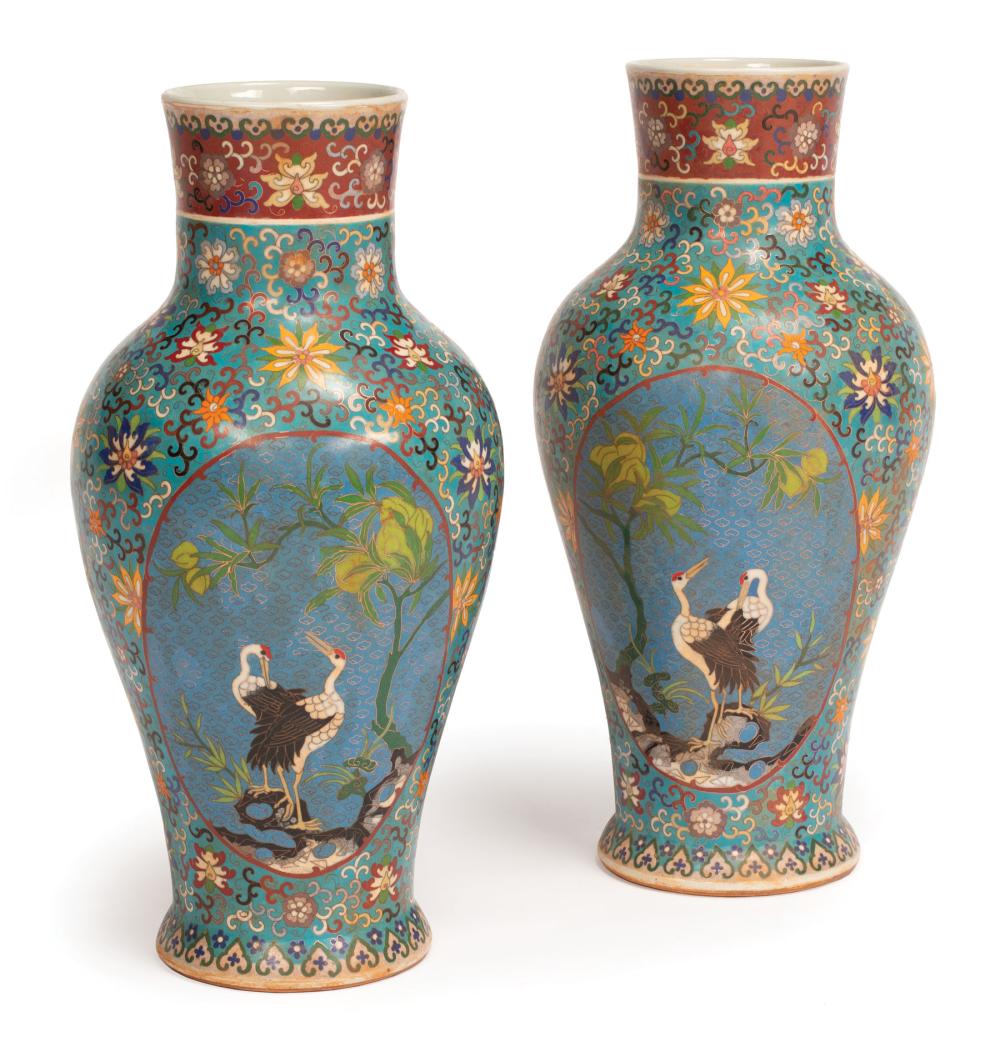 CHINESE CLOISONNE ENAMELED PORCELAIN