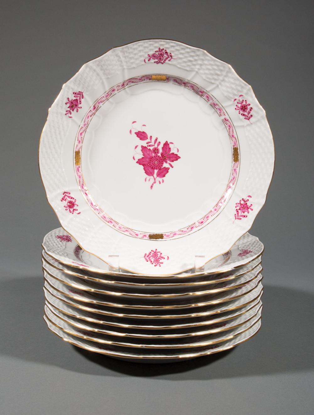 HEREND PORCELAIN DINNER PLATESTen 31a47d