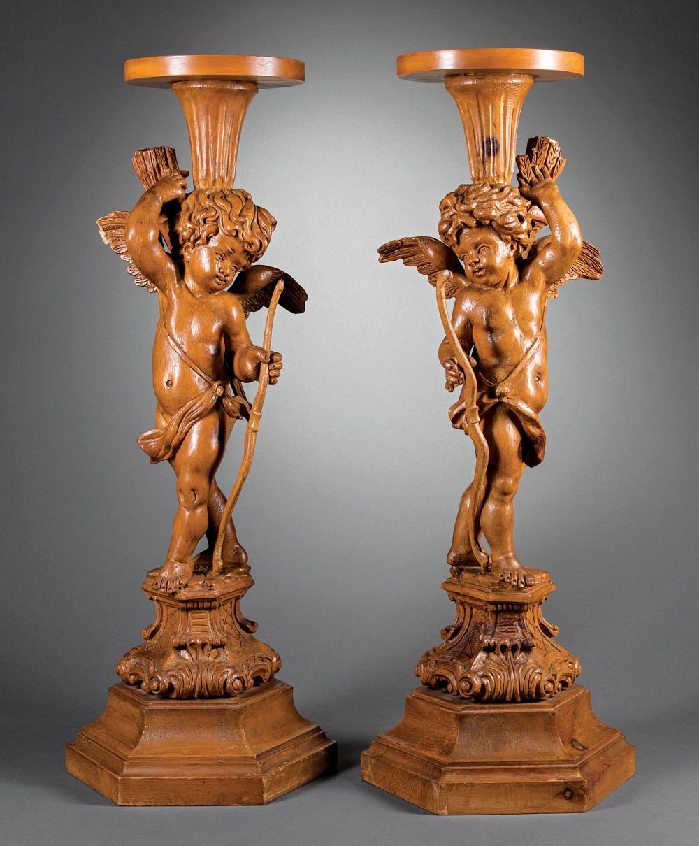 PAIR OF CONTINENTAL CARVED PINE 31a5fe