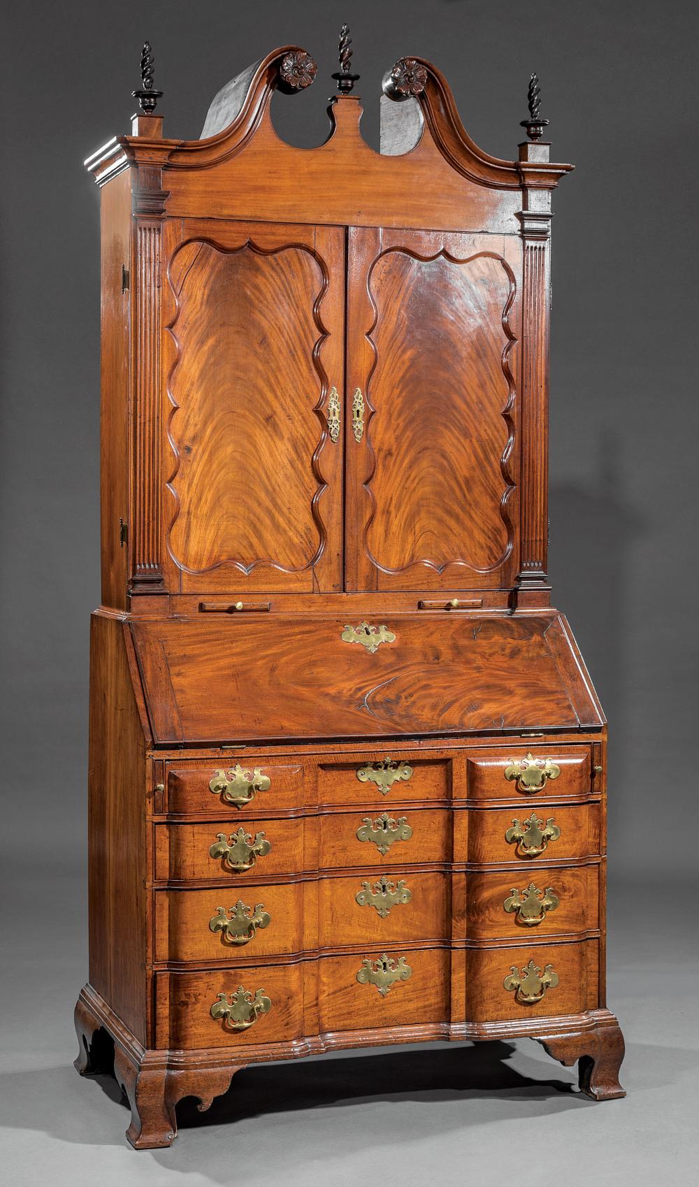 AMERICAN CARVED MAHOGANY SECRETARY 31a63d