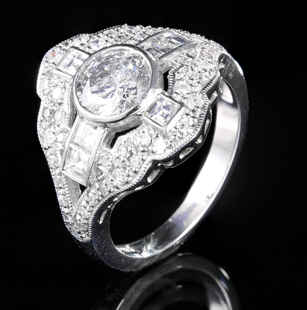 ART DECO-STYLE PLATINUM AND DIAMOND