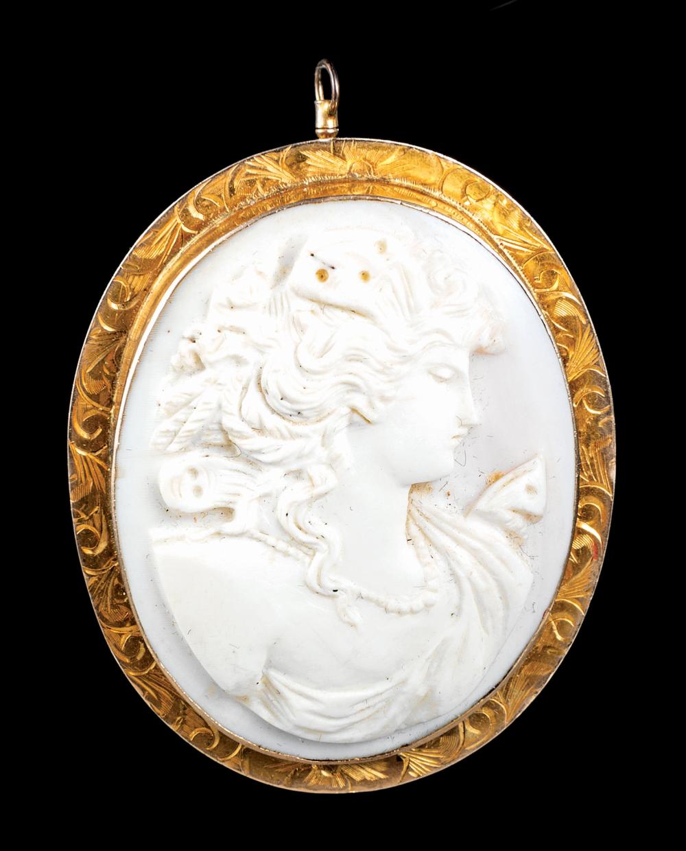 14 KT YELLOW GOLD AND SHELL CAMEO 31a6c4