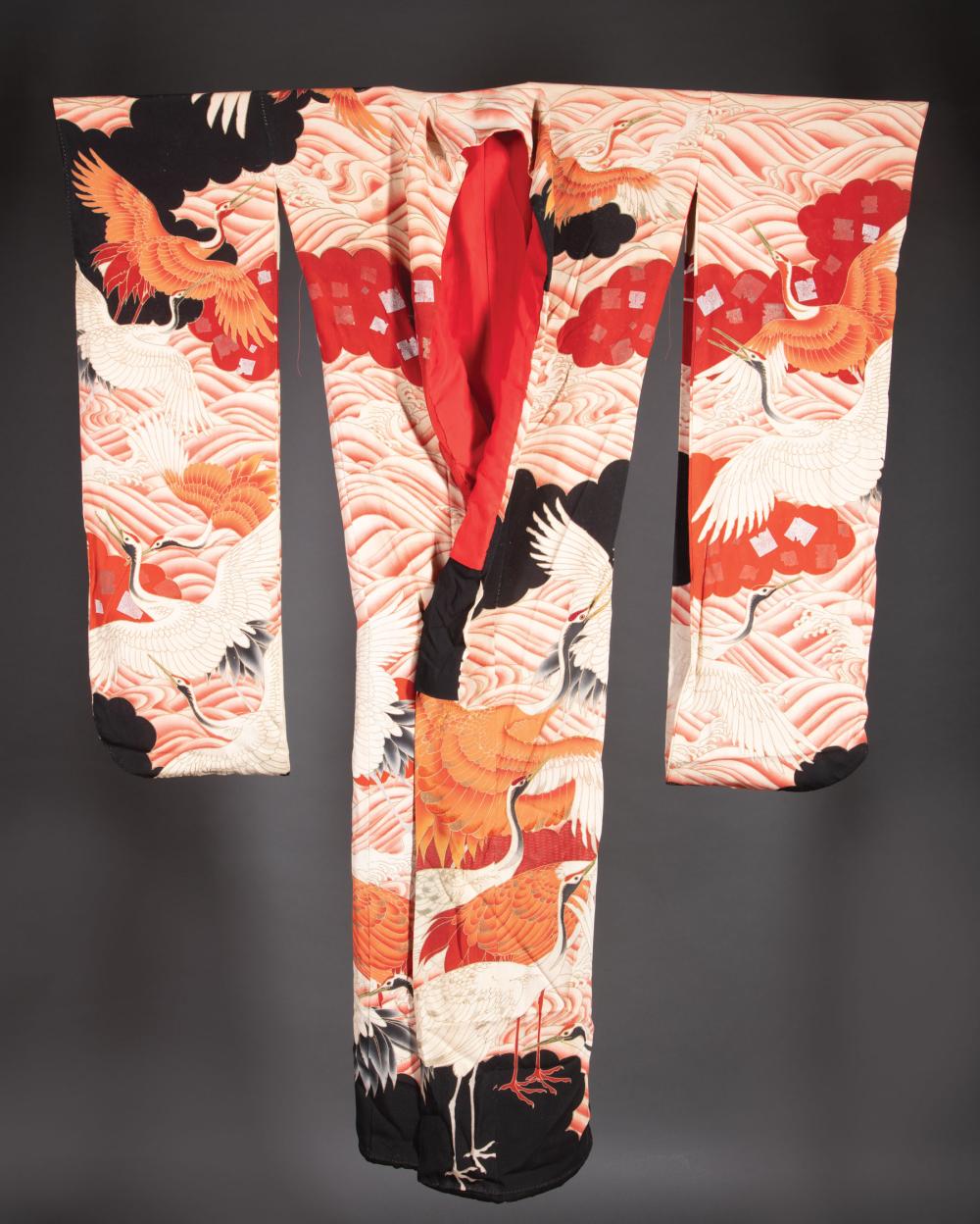 JAPANESE PAINTED SILK FURISODE 31ce09