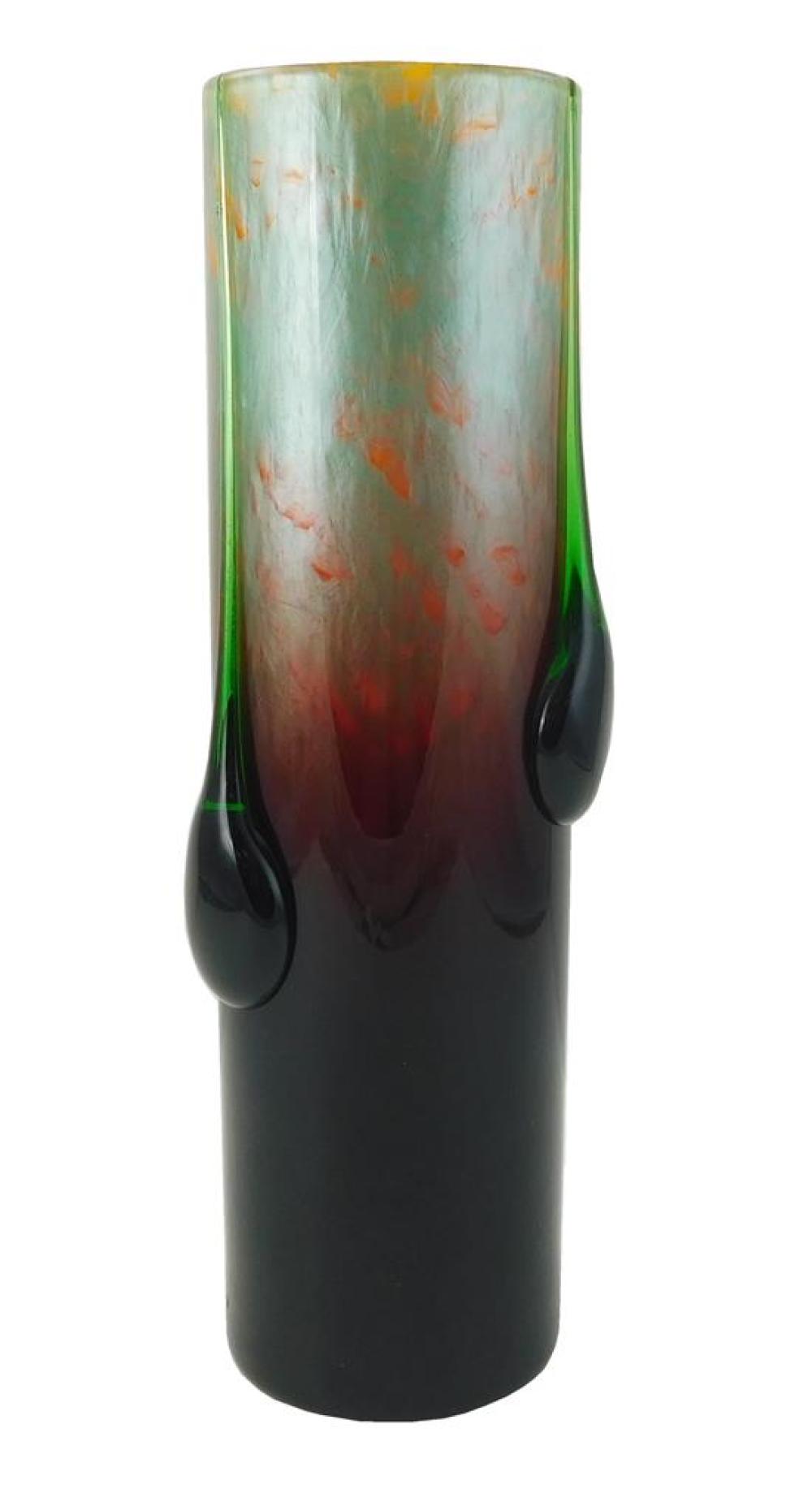 GLASS: CONTINENTAL ART GLASS VASE,