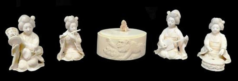 ASIAN SET OF JAPANESE CARVED IVORY 31cf01