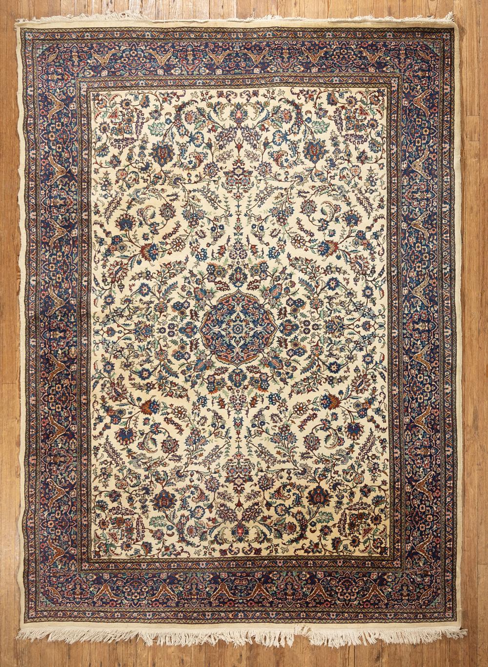 PERSIAN ISFAHAN CARPETPersian Isfahan