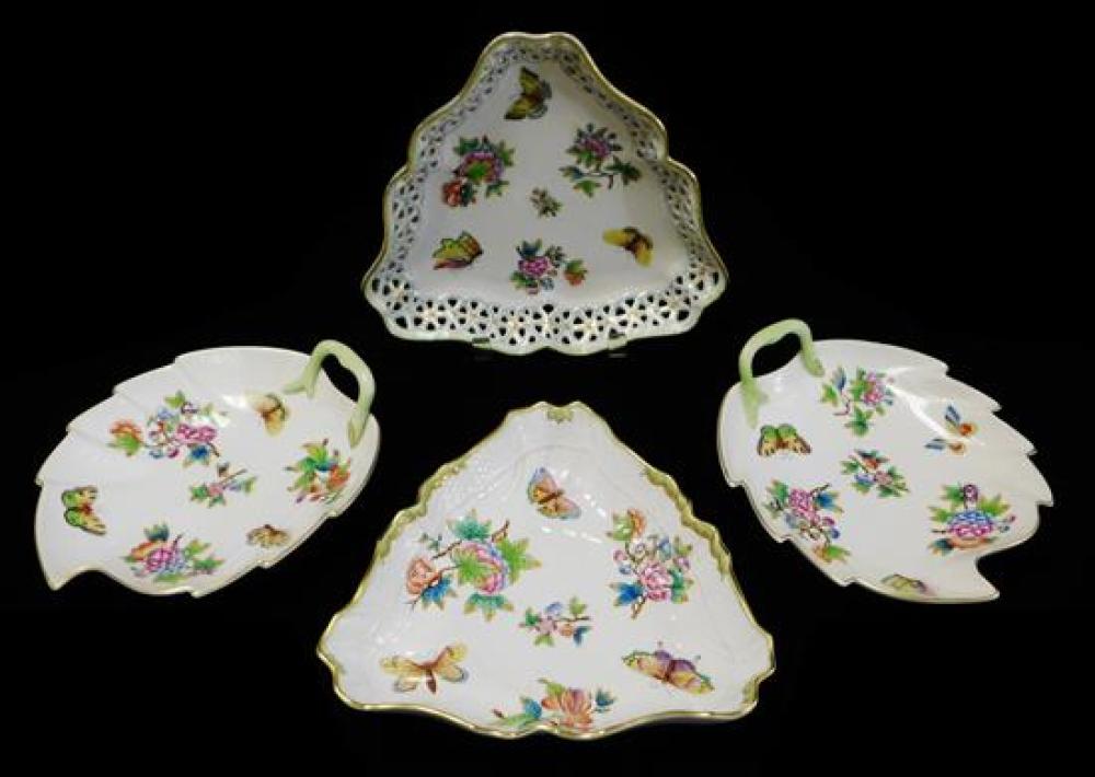 CHINA HEREND FLORAL AND BUTTERFLY 31d04a