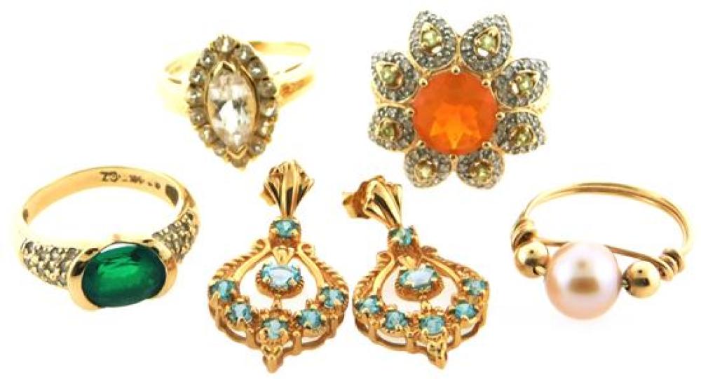 JEWELRY: FIVE YELLOW GOLD PIECES,