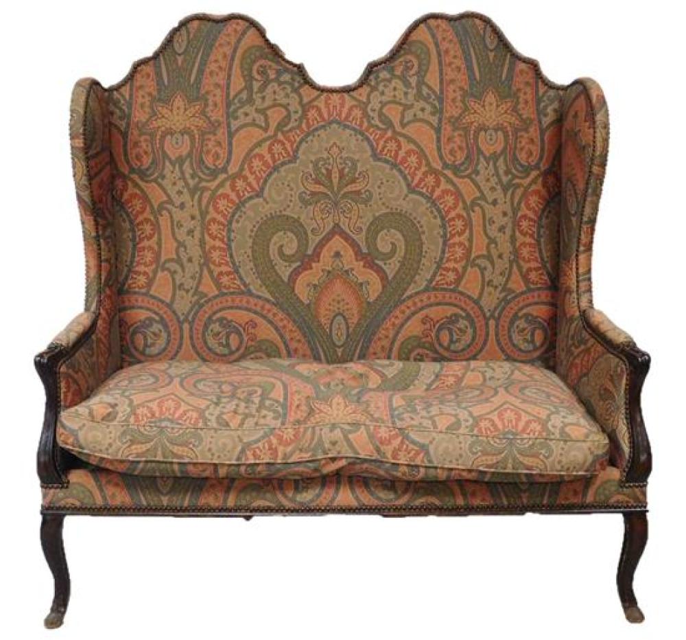 CONTINENTAL STYLE HIGH BACK SETTEE  31d18c