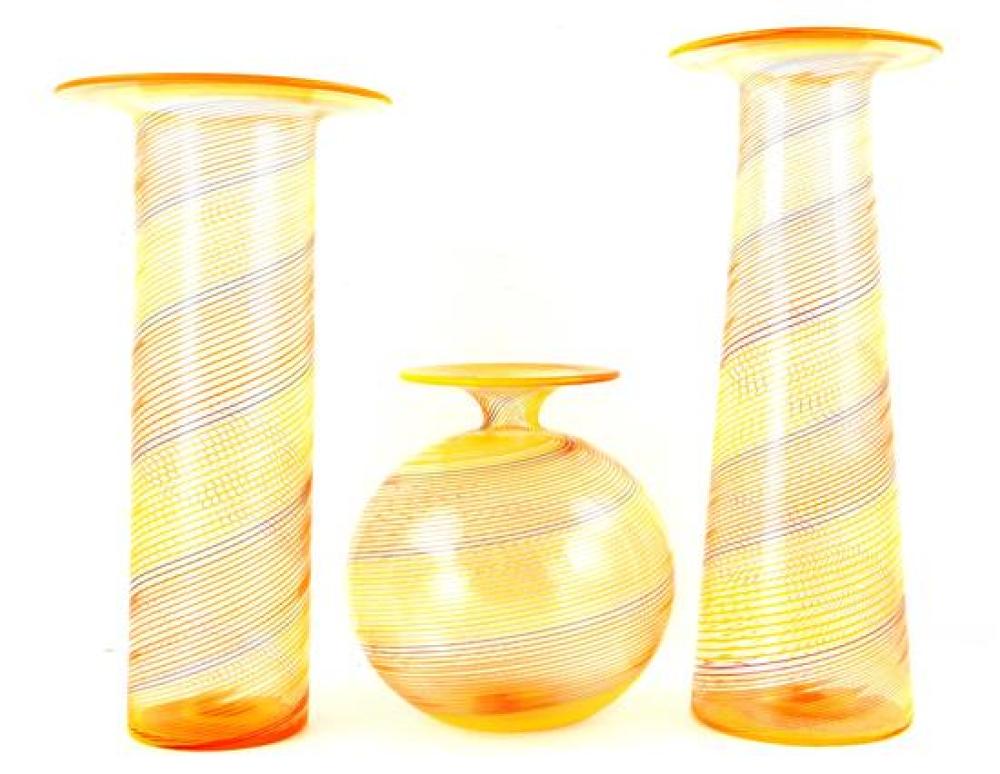 ART GLASS THREE 20TH C PIECES  31d242