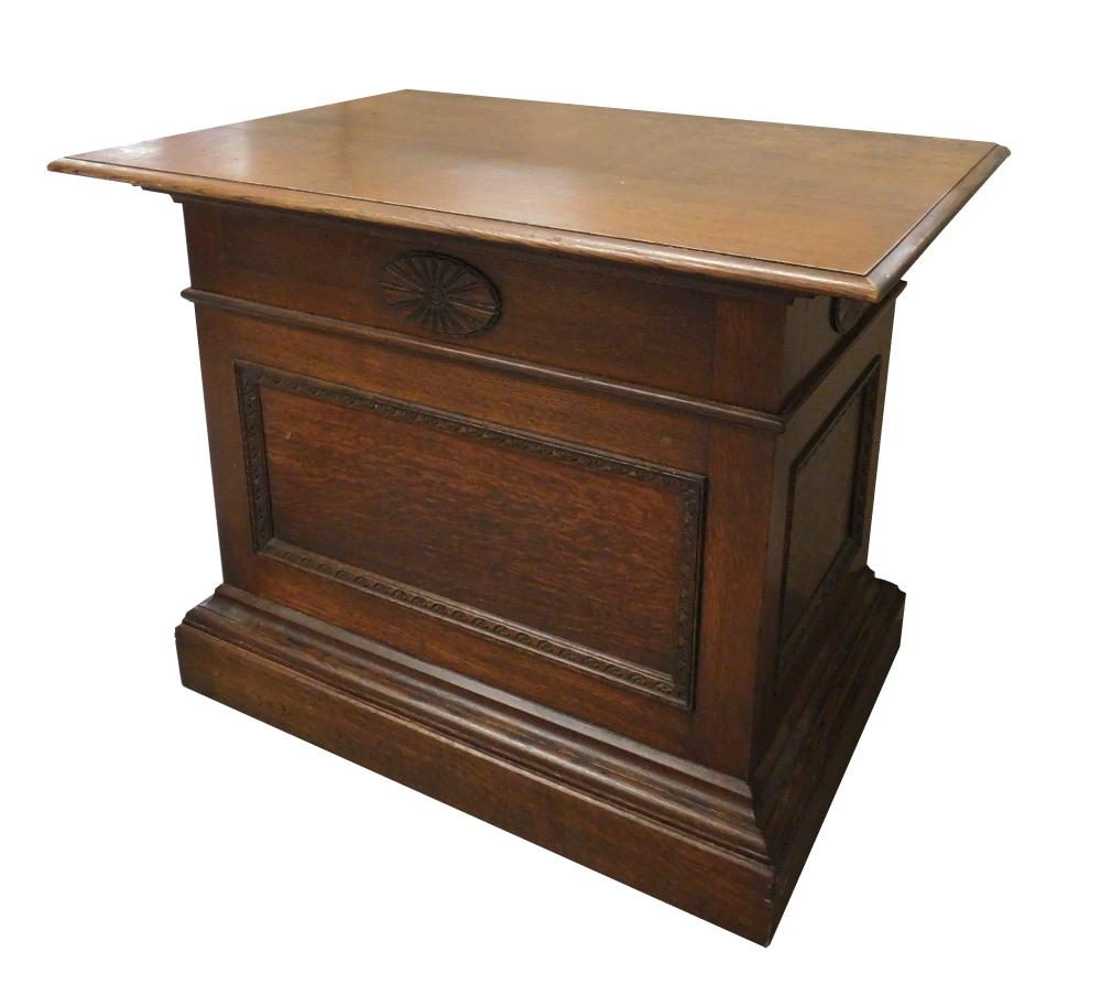 OBLONG OAK STAND WITH PANELED SIDES 31d339