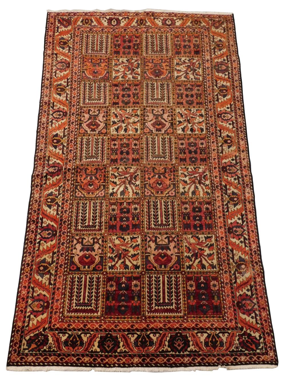 RUG: ANTIQUE PERSIAN BAKTIAR, 5'