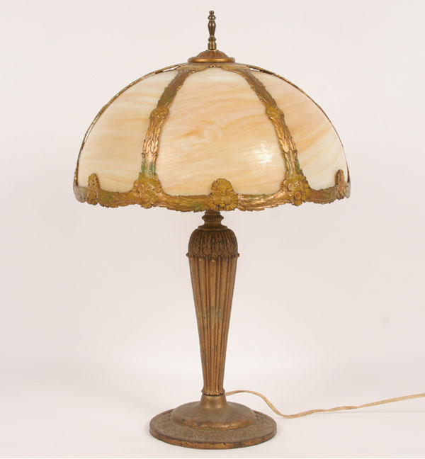 Caramel slag glass table lamp;