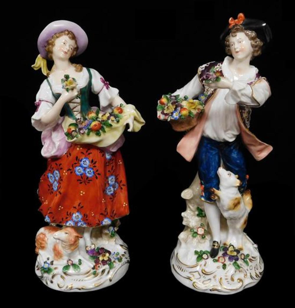 CHELSEA-STYLE PORCELAIN FIGURES WITH