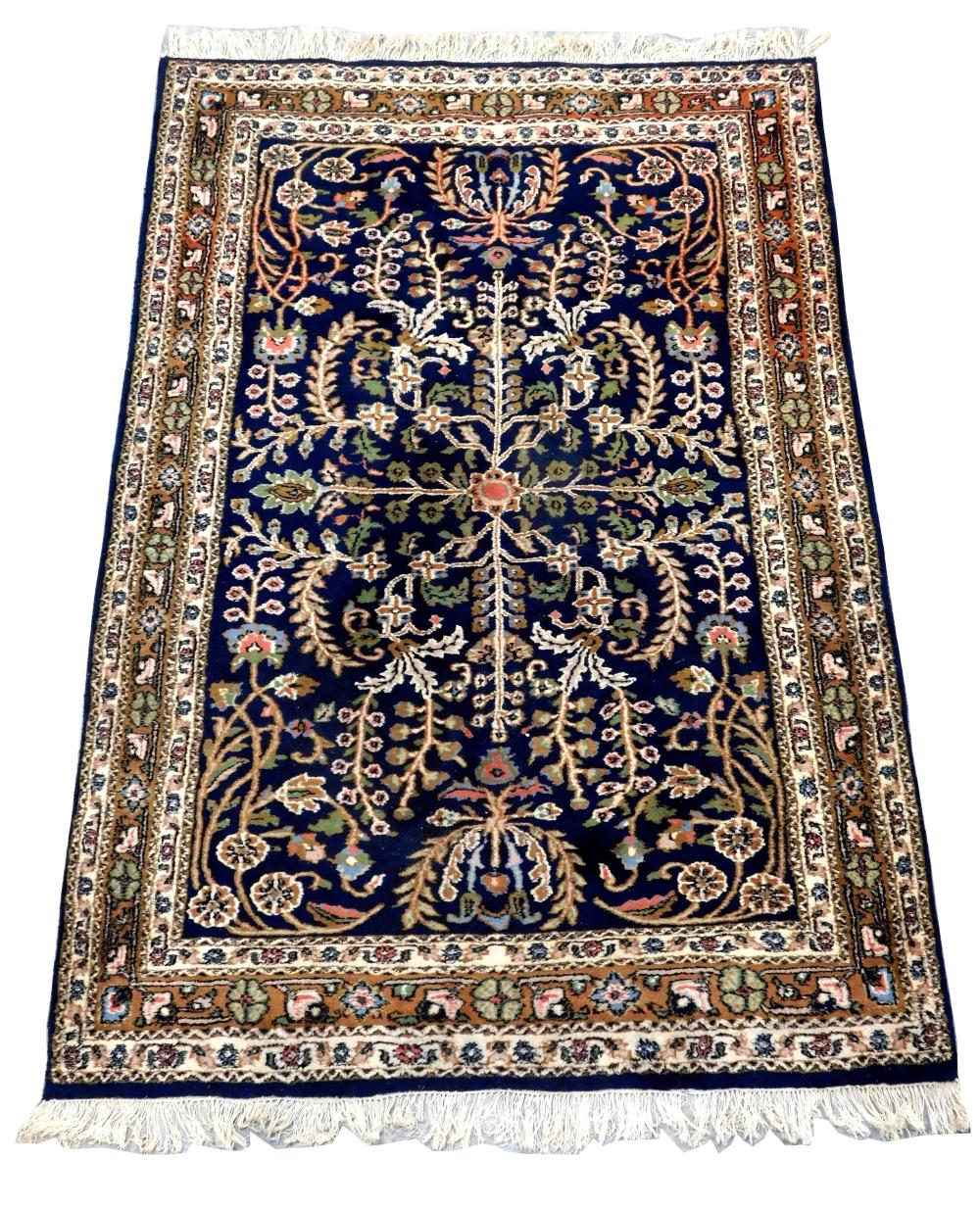 RUG MODERN PERSIAN STYLE 4 4  31d613