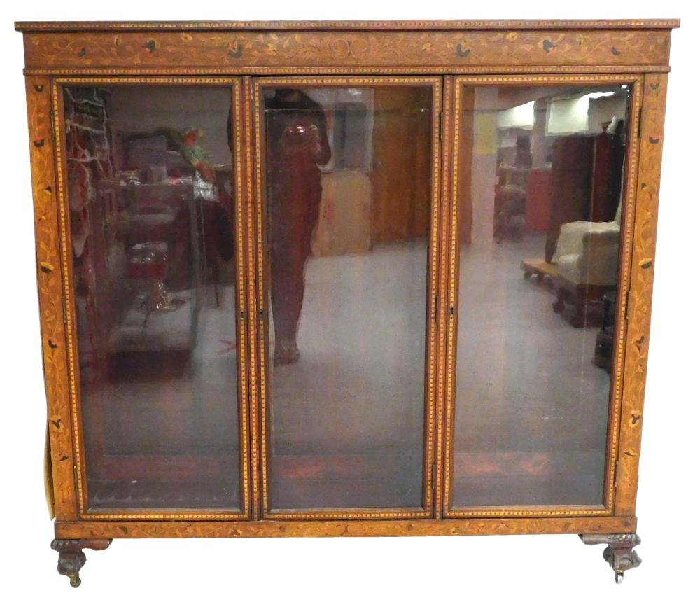 GLASS FRONT BOOKCASE WITH DUTCH 31d688