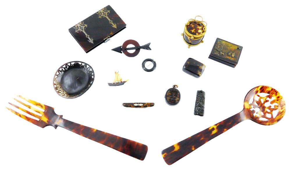 TORTOISESHELL AND HORN-TYPE ASSORTMENT,