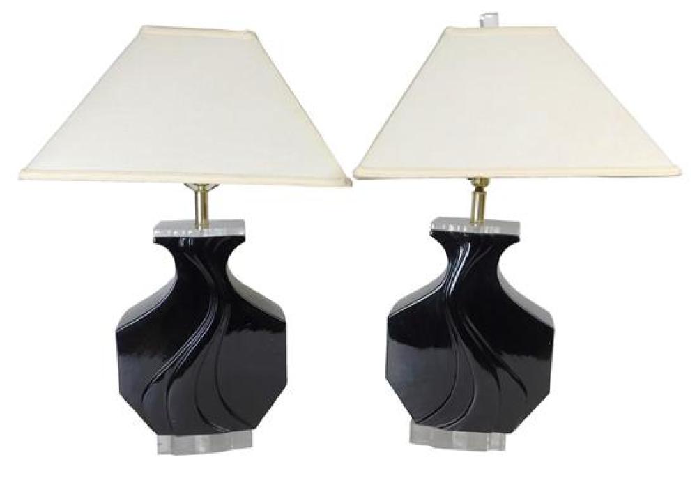 PAIR OF CONTEMPORARY LAMPS WITH 31d940