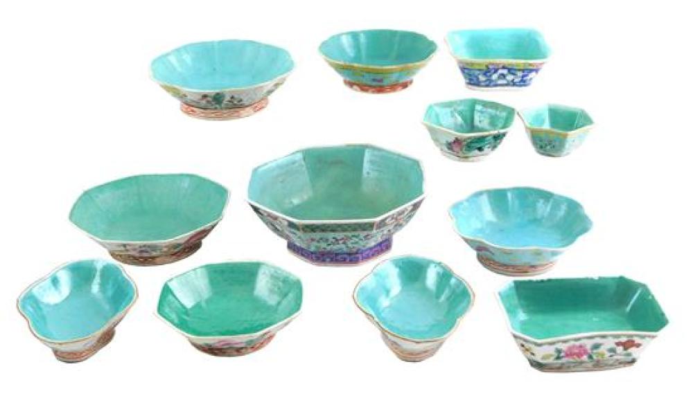 ASIAN: TWELVE CHINESE PORCELAIN