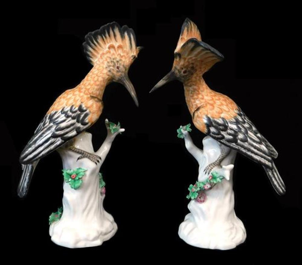 PAIR OF MOTTAHEDEH PORCELAIN BIRDS,