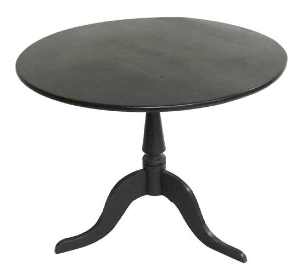 REPRODUCTION TEA TABLE WITH BLACK