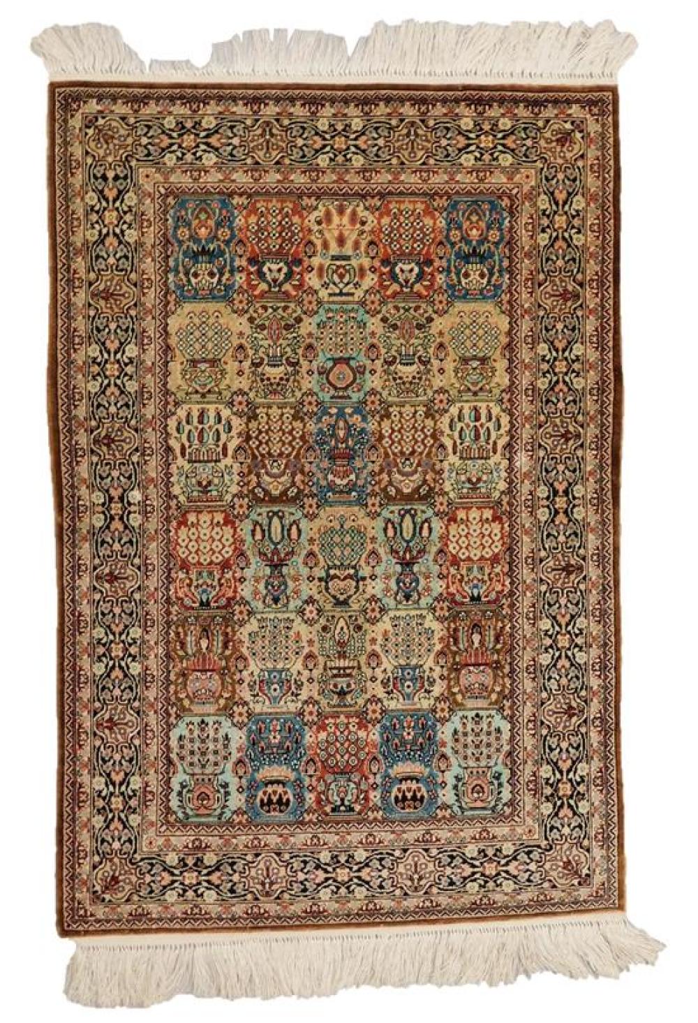 RUG FINELY WOVEN PERSIAN HERIZ 31dc17