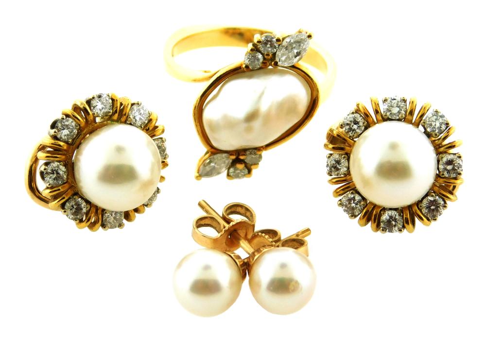 JEWELRY: TWO PAIR OF PEARL EARRINGS