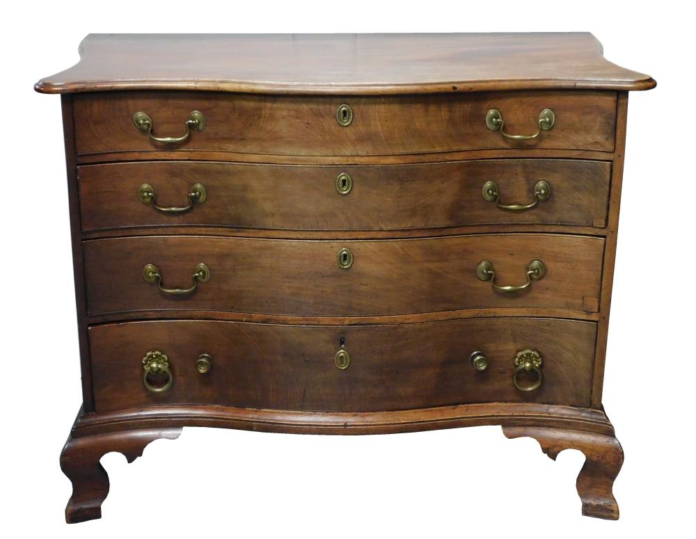 AMERICAN CHIPPENDALE SERPENTINE-FRONT