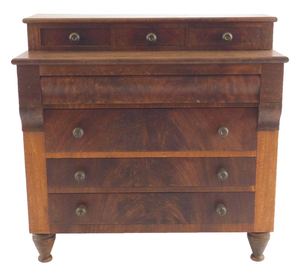 DIMINUTIVE FEDERAL STYLE CHEST  31dcf8