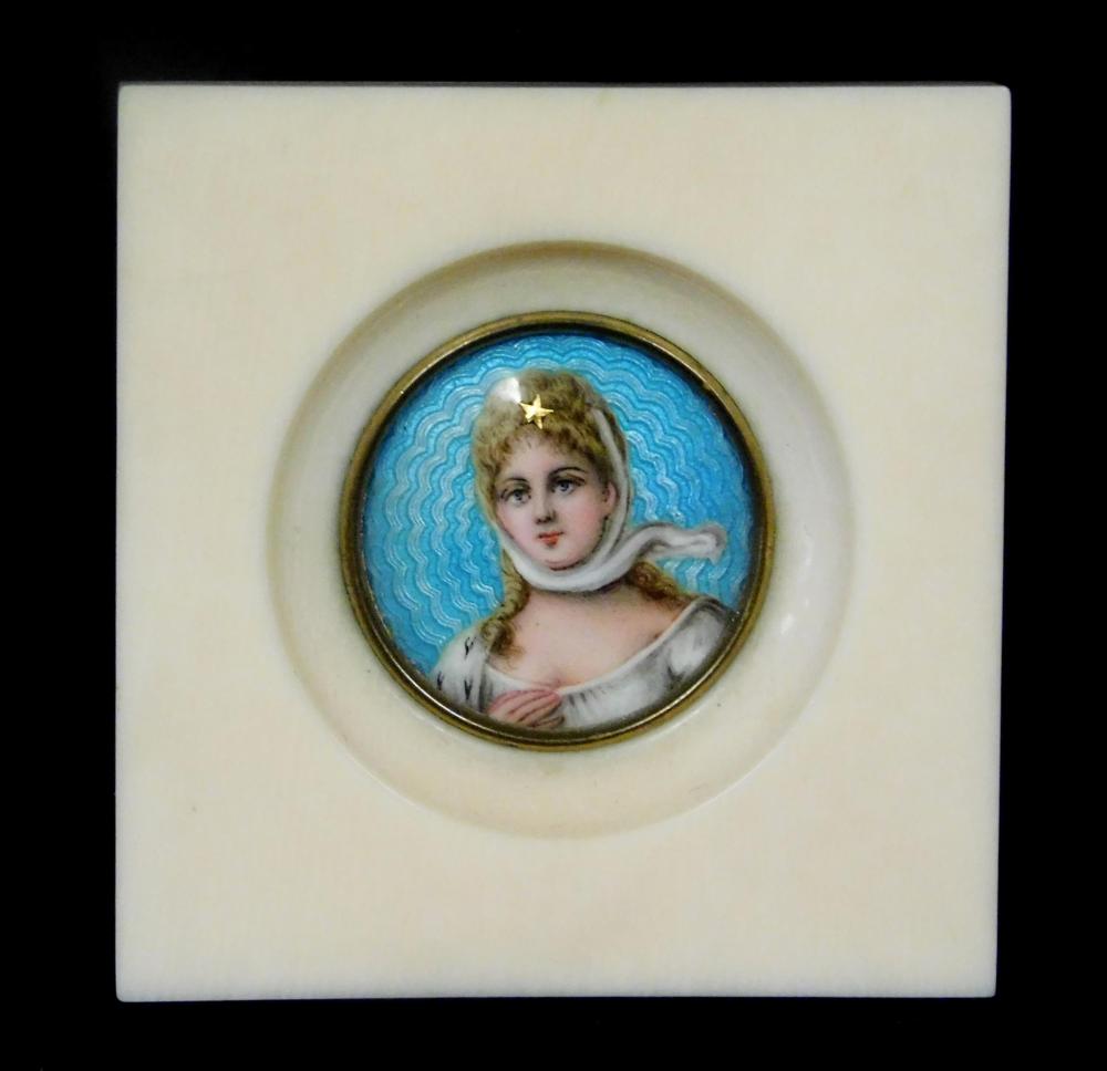 PORTRAIT MINIATURE ON BLUE GUILLOCHE 31ddf0