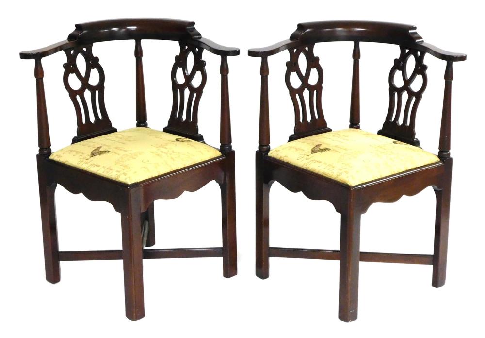 PAIR OF MAHOGANY CHIPPENDALE STYLE 31df37