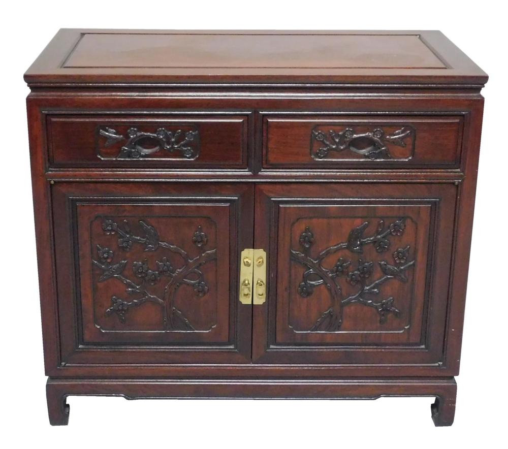 CHINESE MOTIF CARVED CABINET WITH 31e12c