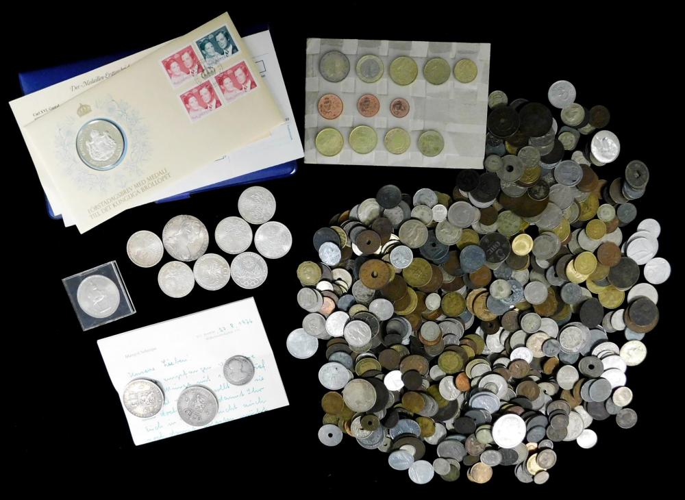 COINS: LOT OF WORLD COINS, INCLUDING