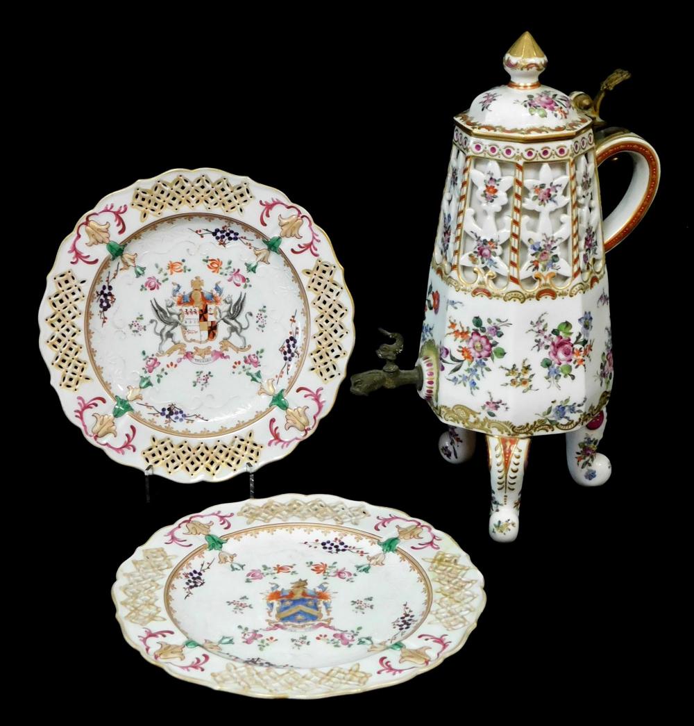 CONTINENTAL PORCELAIN THREE PIECES  31e328