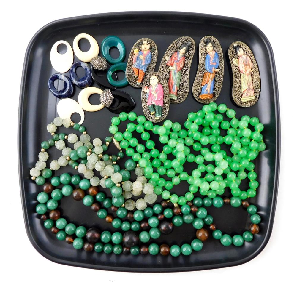 COSTUME JEWELRY EIGHT PLUS PIECES  31e4eb