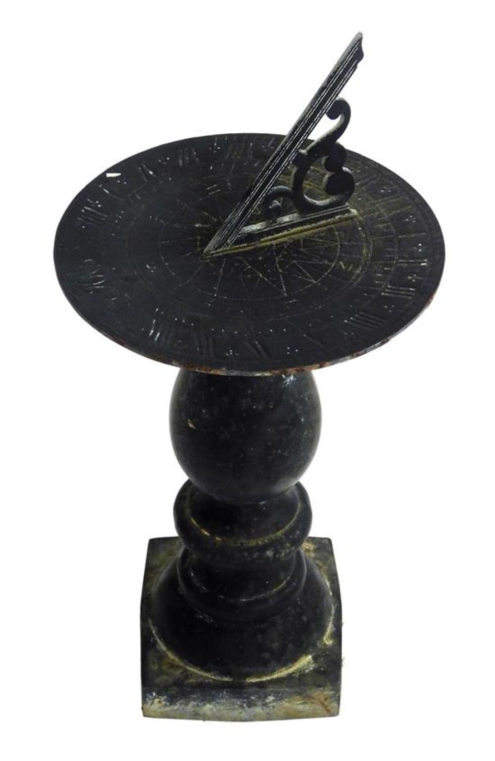 GARDEN: COLONIAL WILLIAMESBURG SUNDIAL,