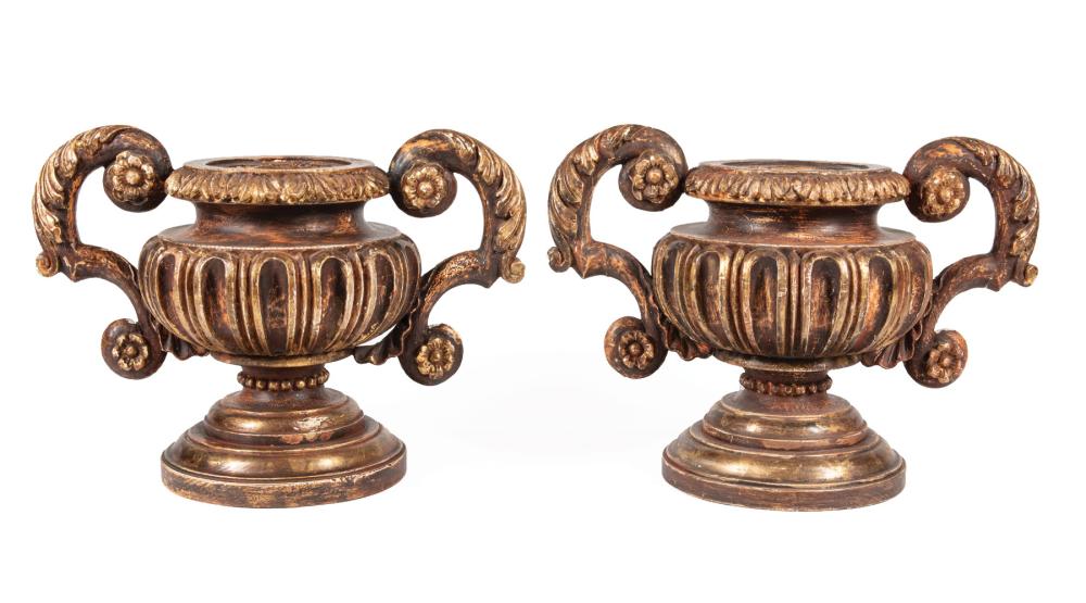 PAIR OF ITALIAN CARVED GILTWOOD 31bfcb