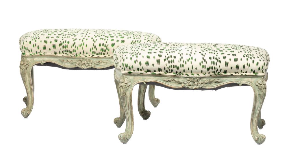 PAIR OF LOUIS XV-STYLE CRèME PEINTE