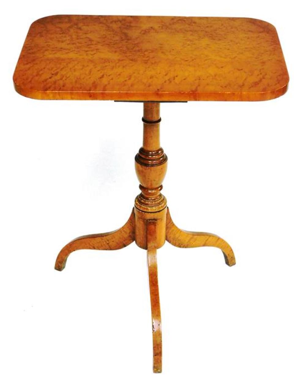 FEDERAL FIGURED MAPLE CANDLESTAND  31c027