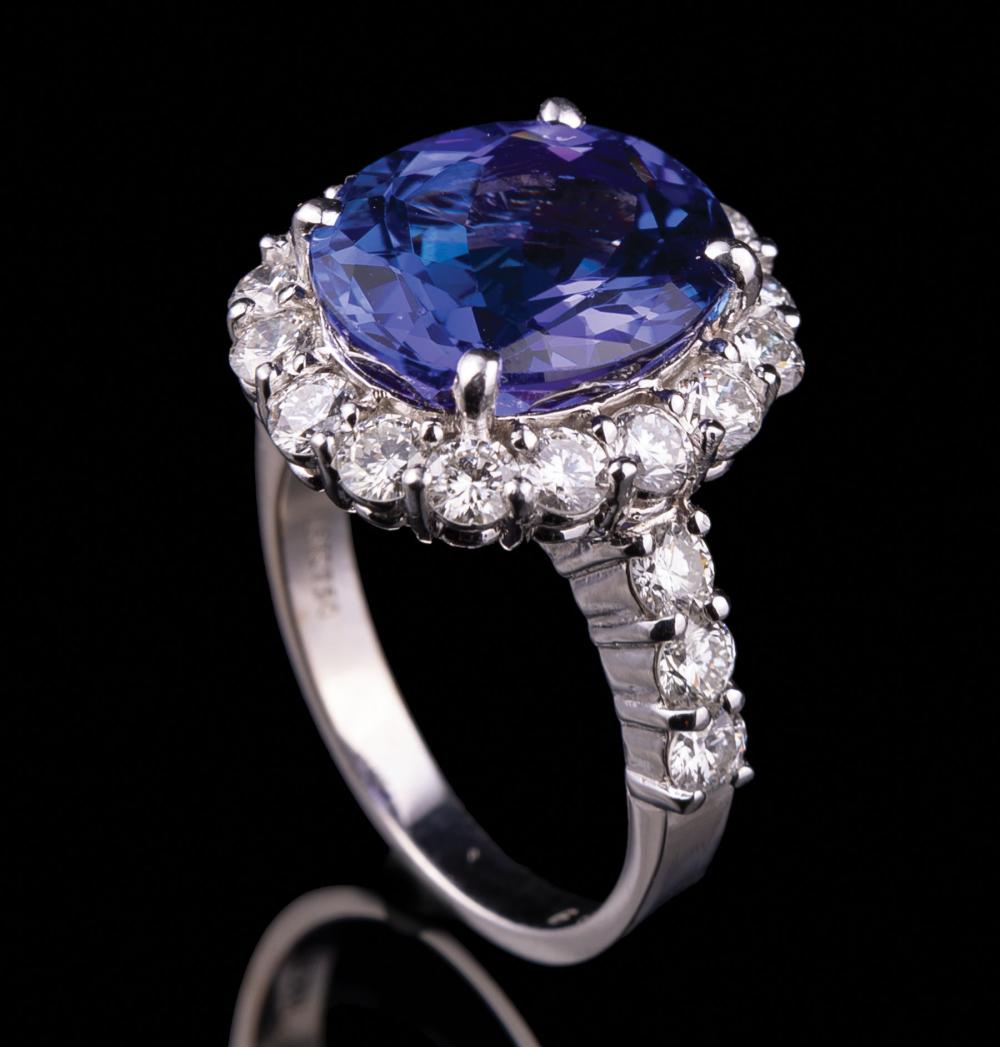 18 KT WHITE GOLD TANZANITE AND 31c098