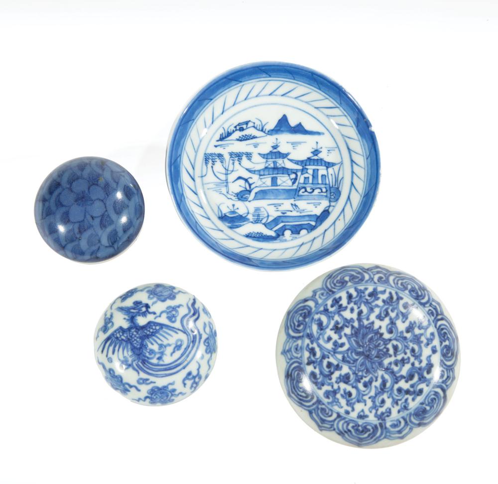 CHINESE PORCELAIN SEAL PASTE BOXESThree 31c0ef