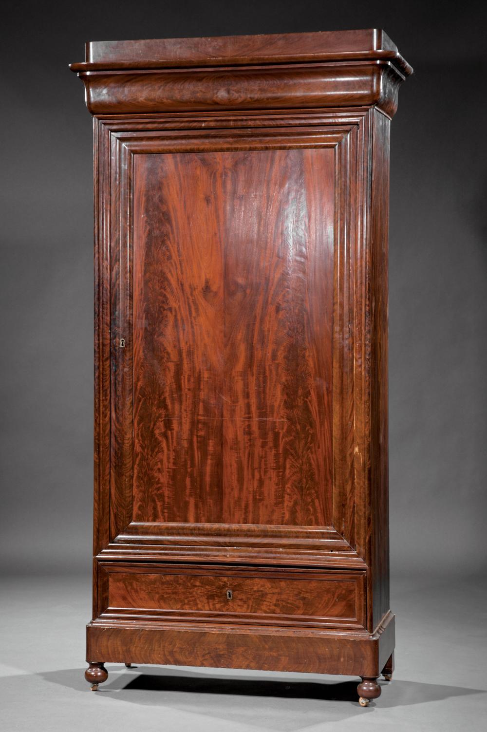 LOUIS PHILIPPE FIGURED MAHOGANY